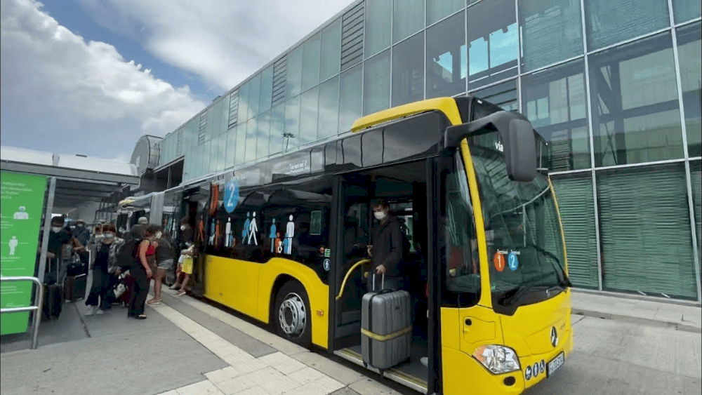 Xe bus từ sân bay Frankfurt về trung tâm thành phố
